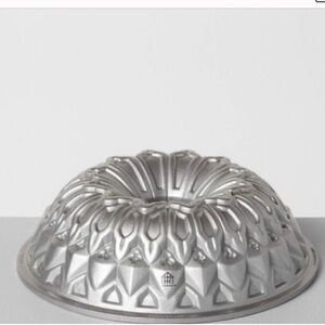 Hearth & Hand/Nordic Ware Bundt Pan